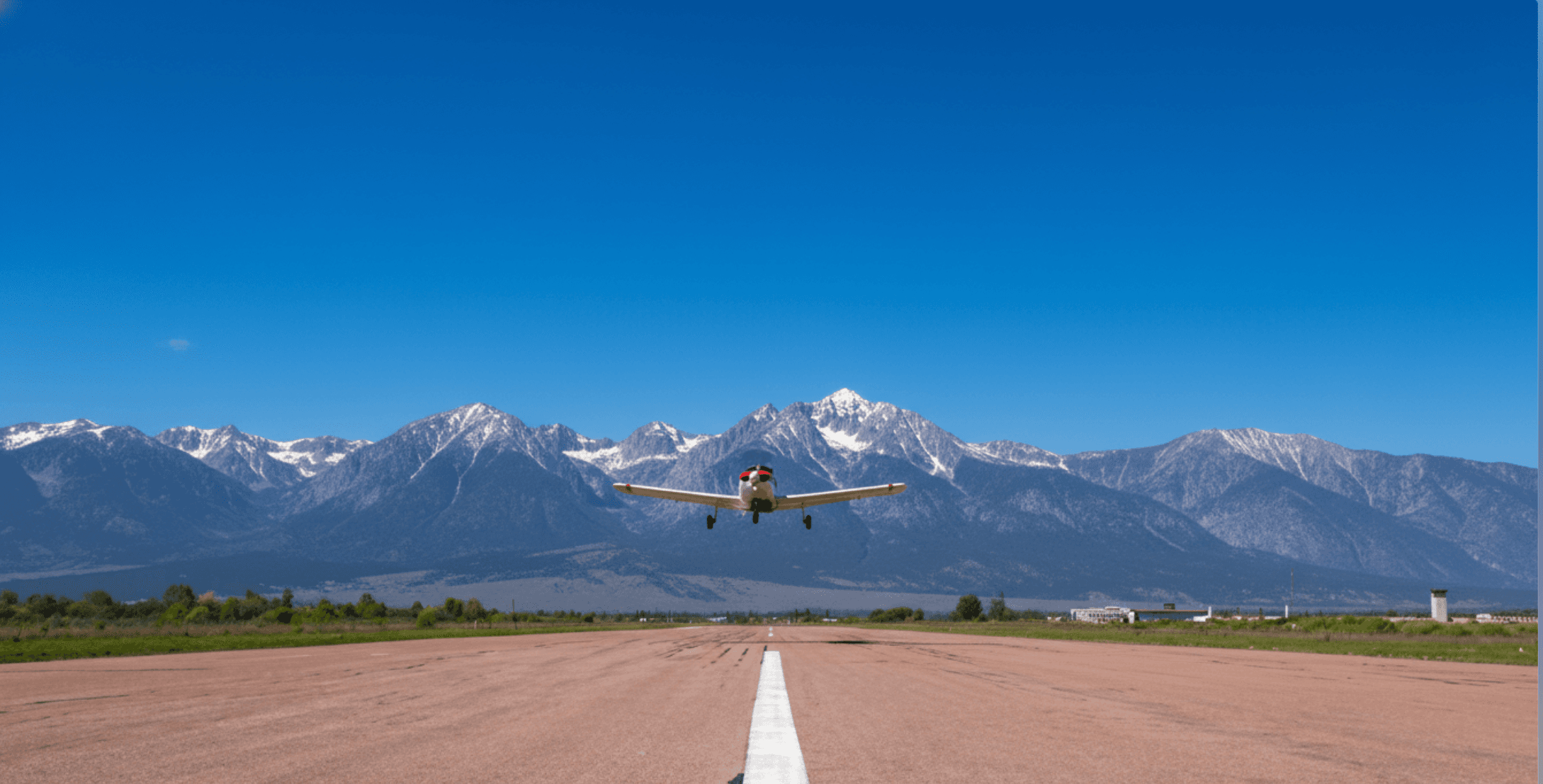 Piper aircraft landing